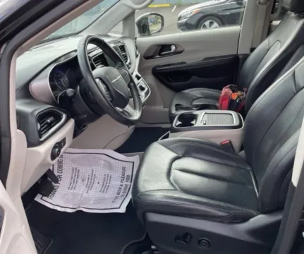 More photos of 2020 Chrysler Pacifica Touring L Plus Minivan 4D at Bumble Auto - Elkridge, MD