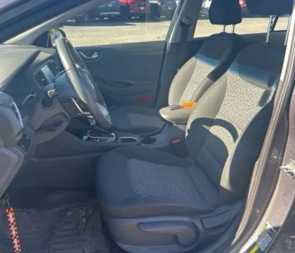 More photos of 2019 Hyundai Ioniq Plug-in Hybrid Hatchback 4D at Bumble Auto - Elkridge, MD