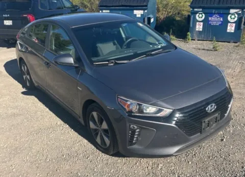More photos of 2019 Hyundai Ioniq Plug-in Hybrid Hatchback 4D at Bumble Auto - Elkridge, MD