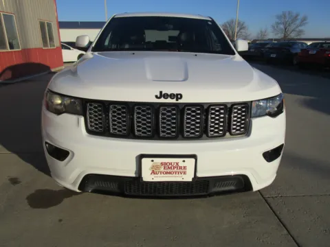 More photos of 2020 JEEP Grand Cherokee Laredo at Sioux Empire Automotive, SD