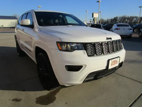 More photos of 2020 JEEP Grand Cherokee Laredo at Sioux Empire Automotive, SD