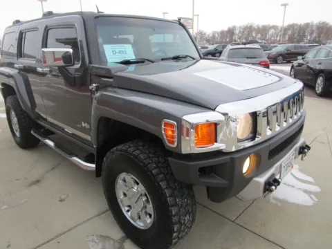 More photos of 2008 HUMMER H3 at Sioux Empire Automotive, SD