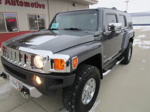 Another view of 2008 HUMMER H3 for sale in Tea, SD at Sioux Empire Automotive
