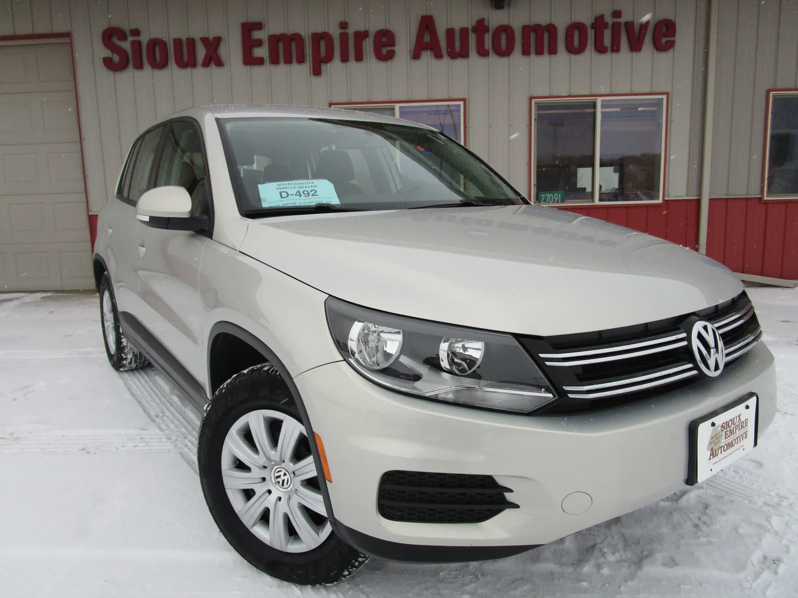 2013 Volkswagen Tiguan S's photo