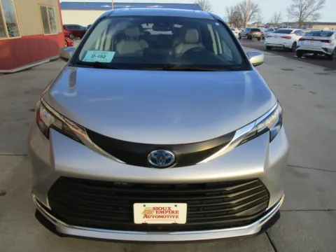 More photos of 2023 TOYOTA Sienna XLE at Sioux Empire Automotive, SD