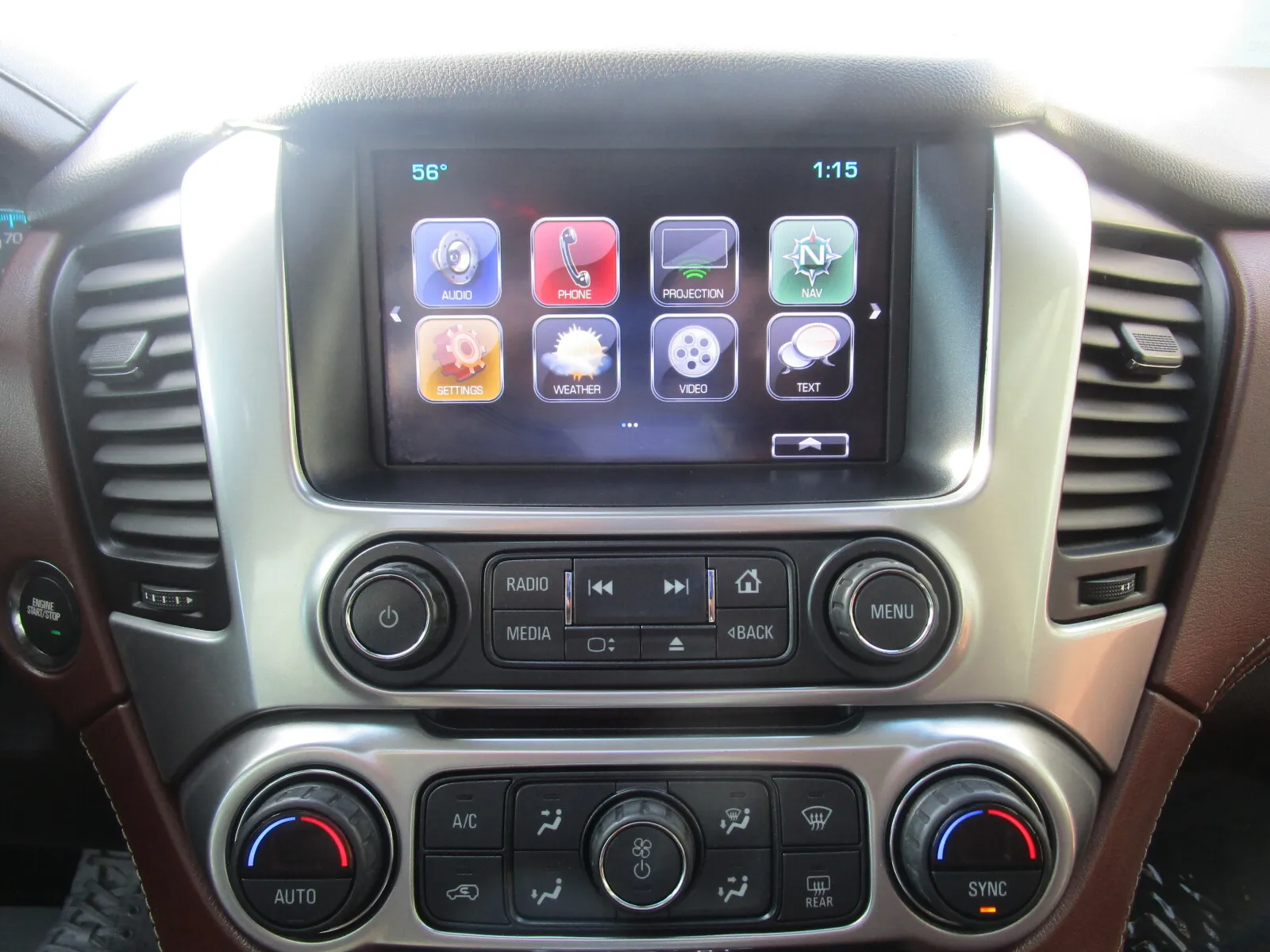 Chevrolet Suburban photo 18