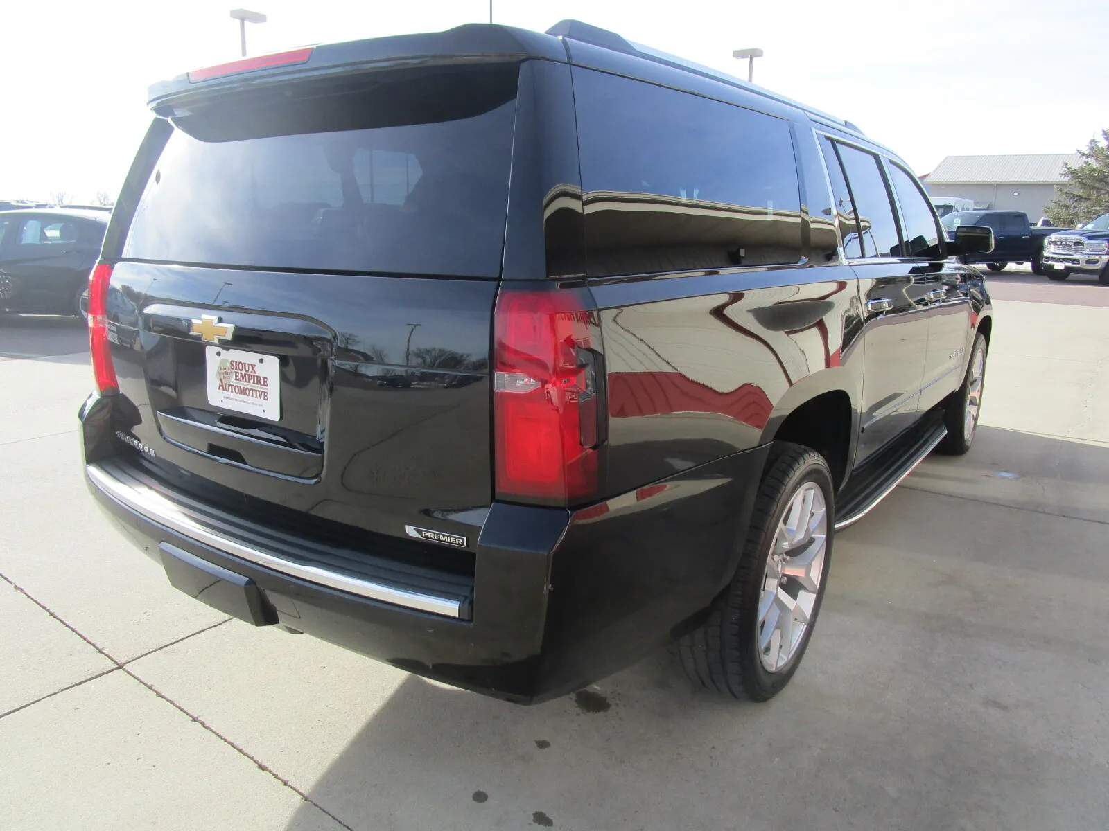 Chevrolet Suburban photo 6