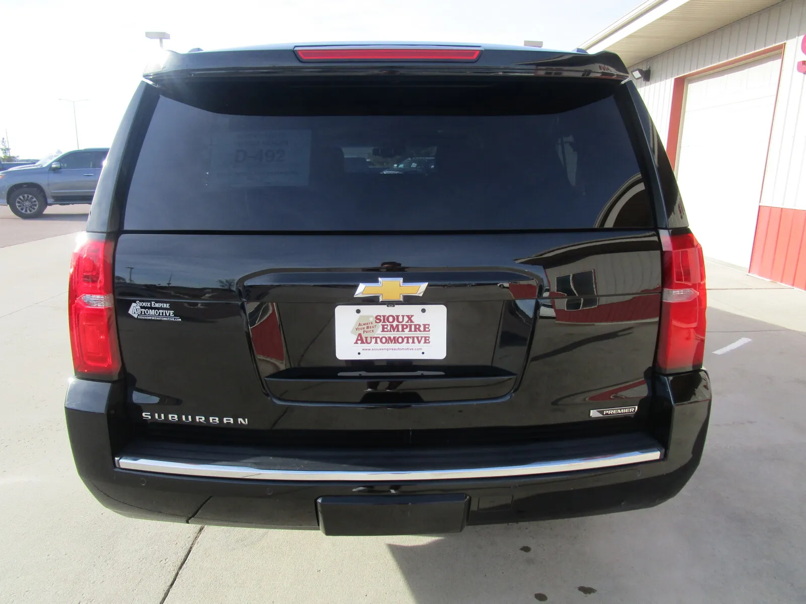 Chevrolet Suburban photo 7
