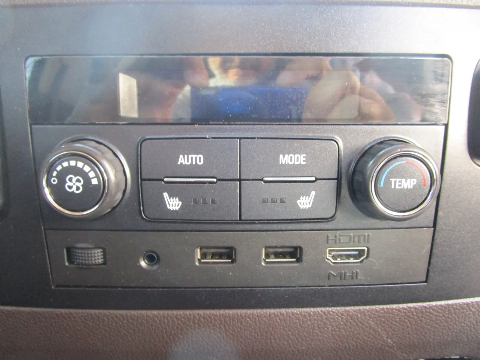 Chevrolet Suburban photo 37