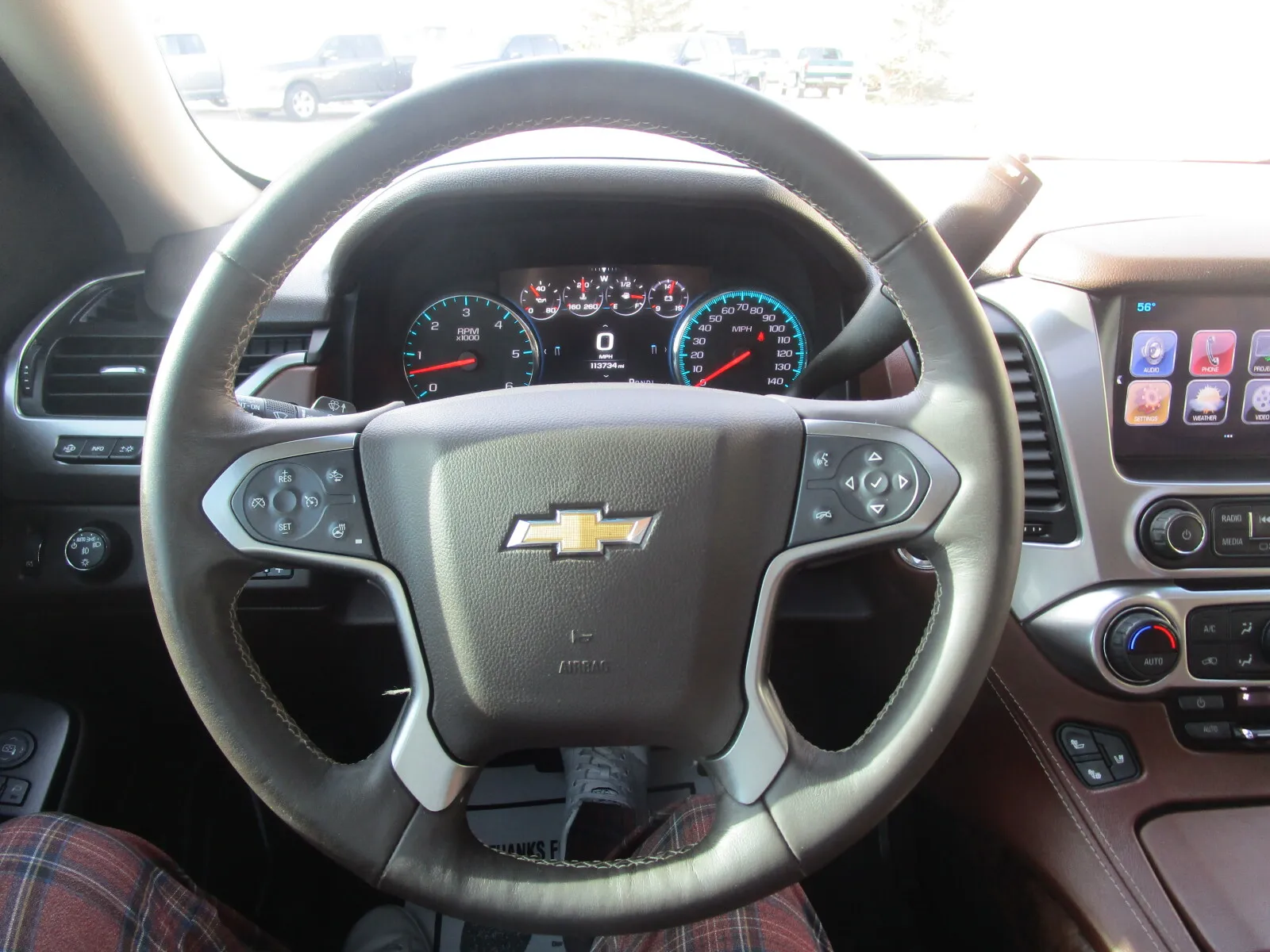 Chevrolet Suburban photo 12