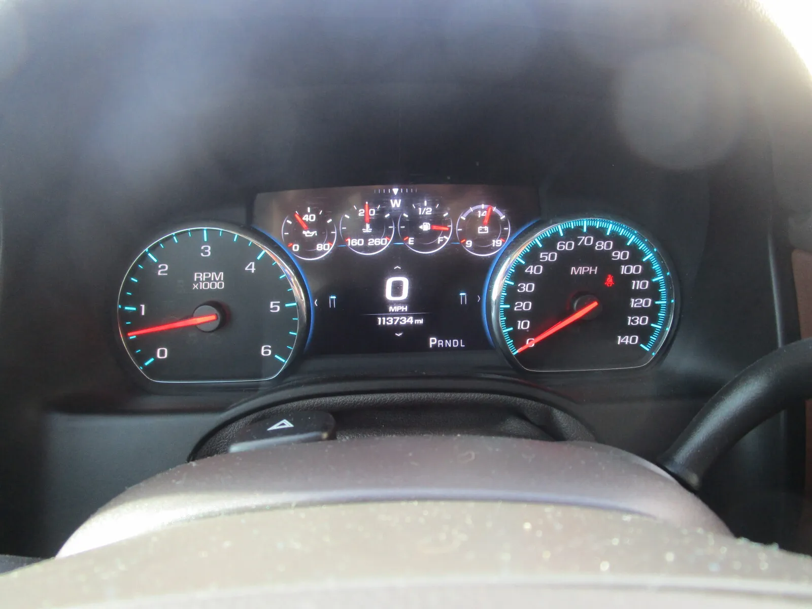 Chevrolet Suburban photo 13