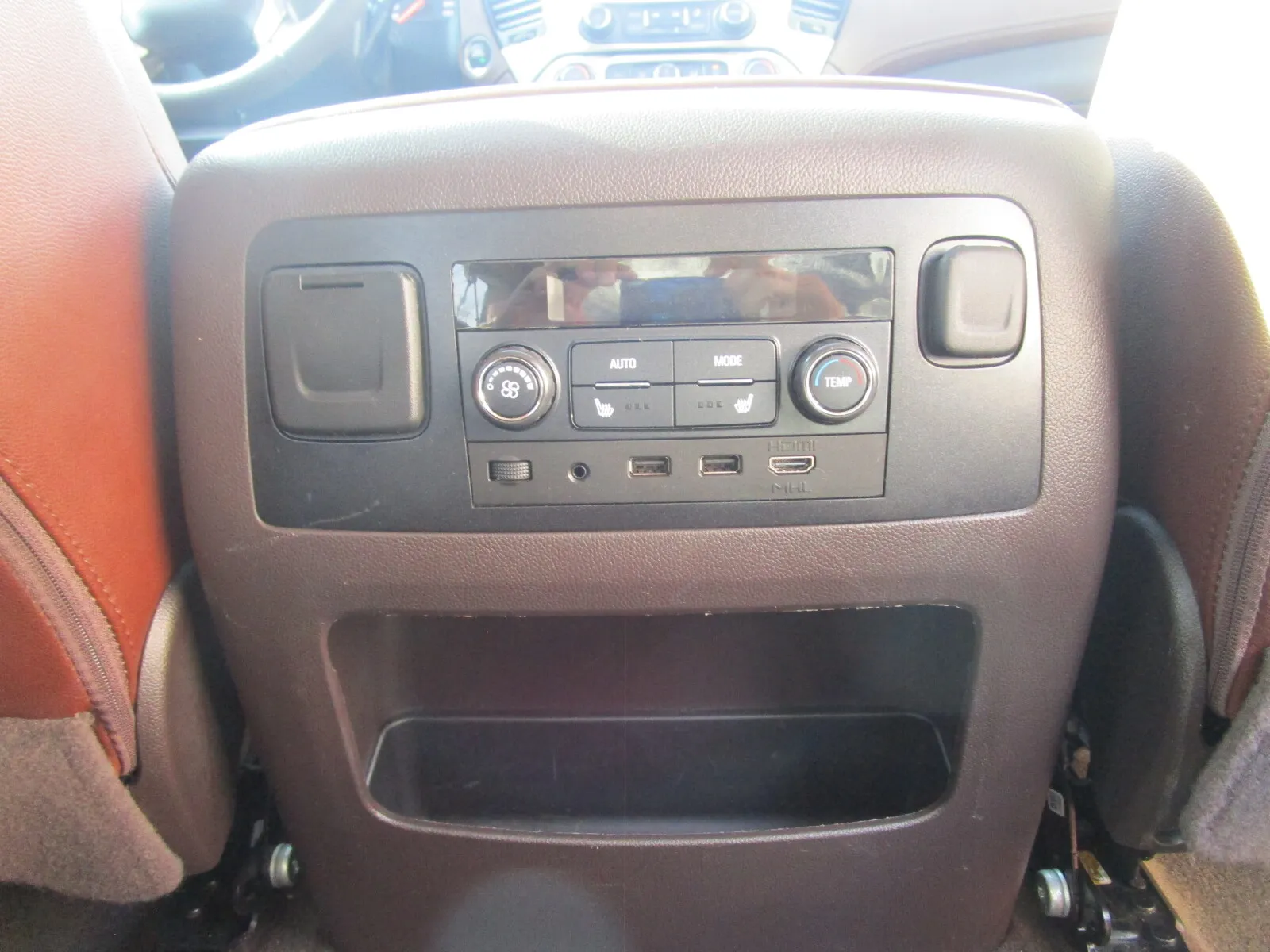 Chevrolet Suburban photo 36