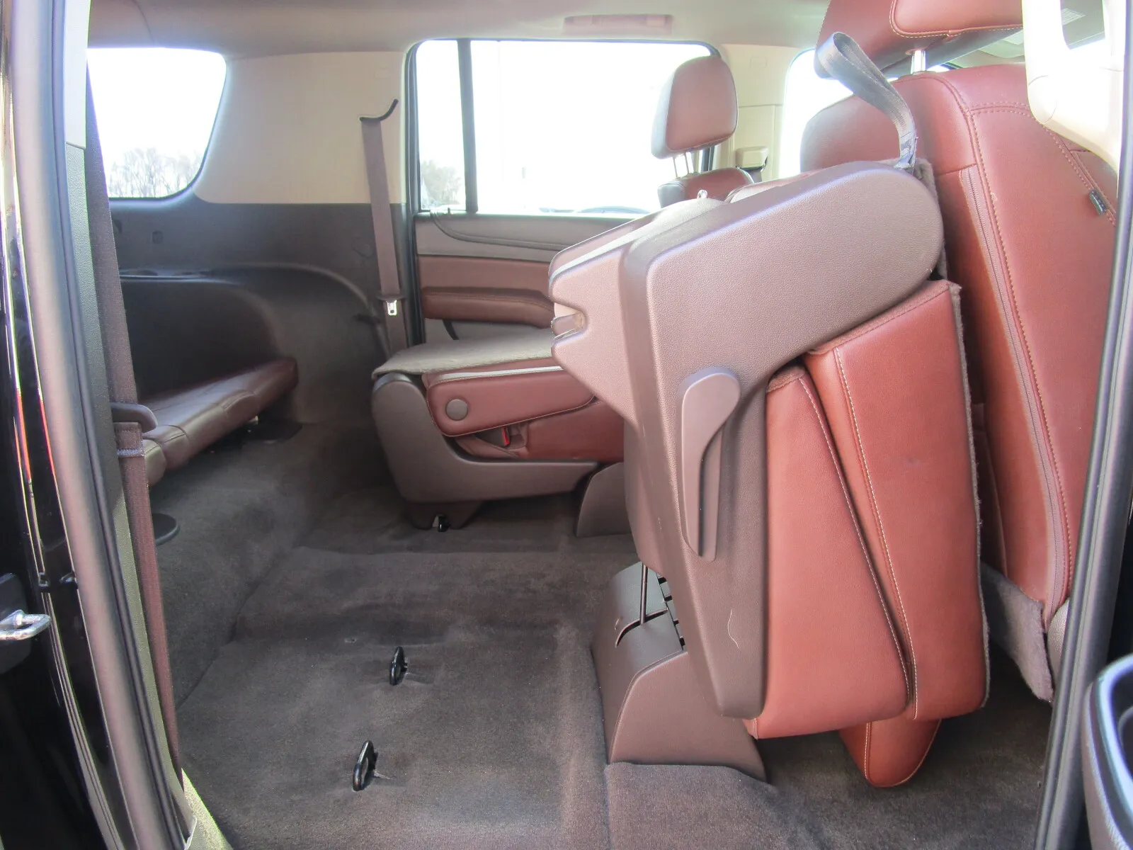 Chevrolet Suburban photo 35