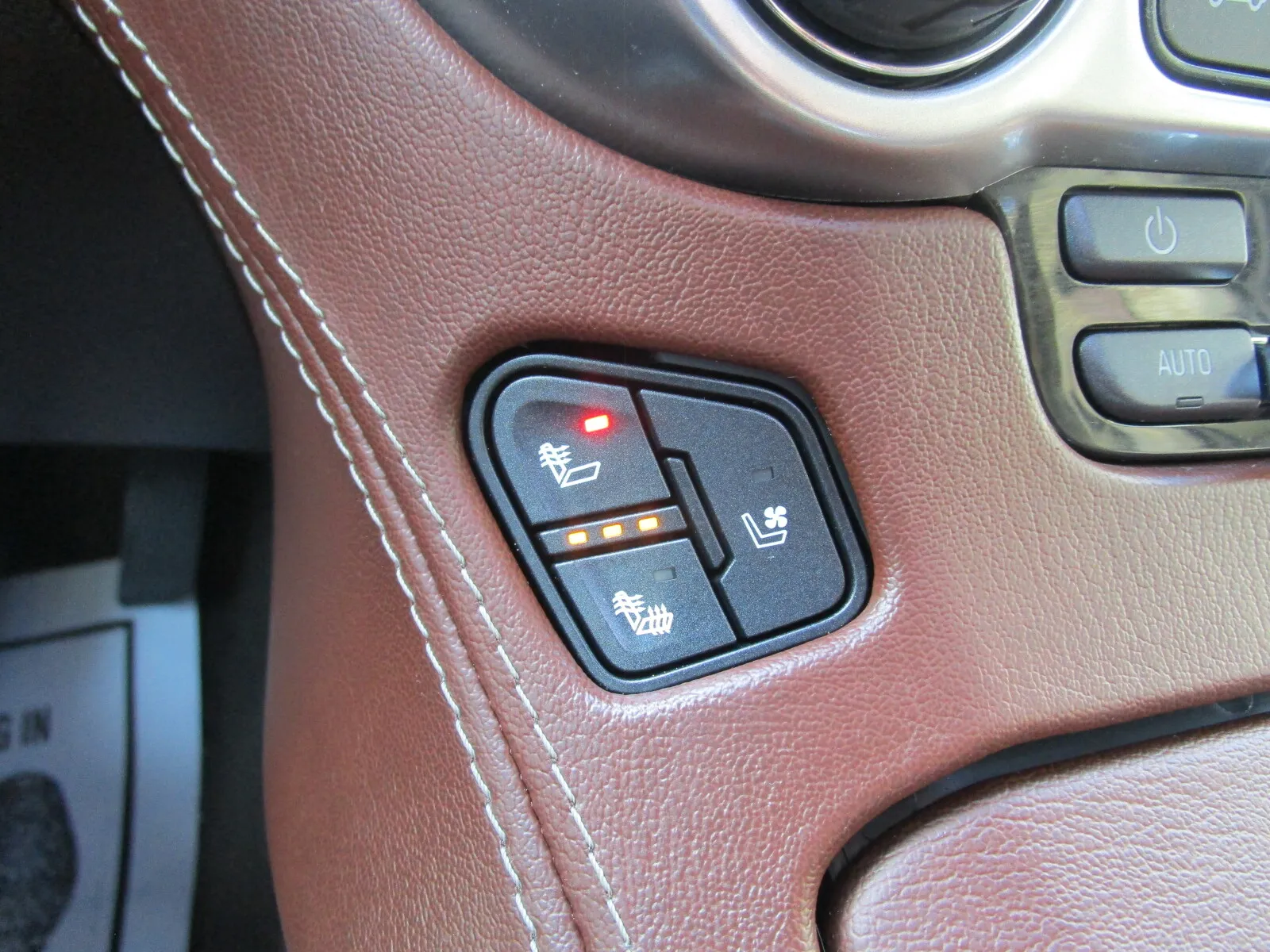 Chevrolet Suburban photo 24