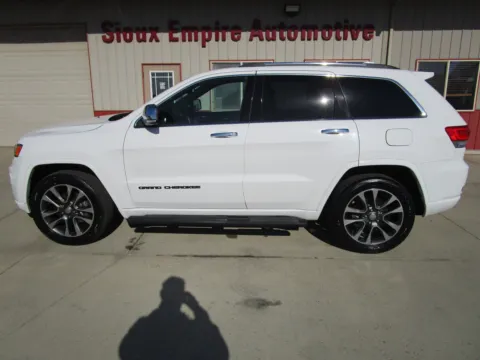 Photos of 2018 JEEP Grand Cherokee Overland for sale in Tea, SD at Sioux Empire Automotive