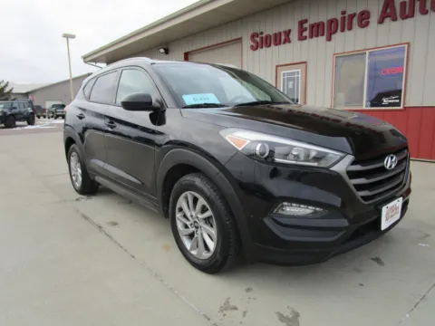 Another view of 2016 HYUNDAI Tucson SE for sale in Tea, SD at Sioux Empire Automotive