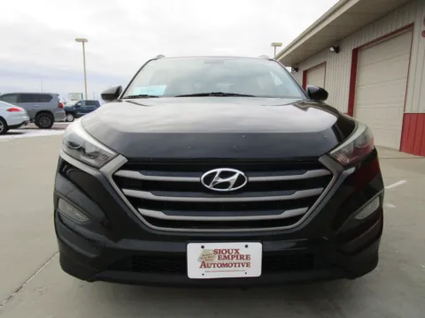 More photos of 2016 HYUNDAI Tucson SE at Sioux Empire Automotive, SD