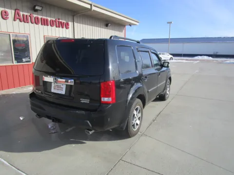 More photos of 2010 Honda Pilot Touring w/Navi w/DVD at Sioux Empire Automotive, SD