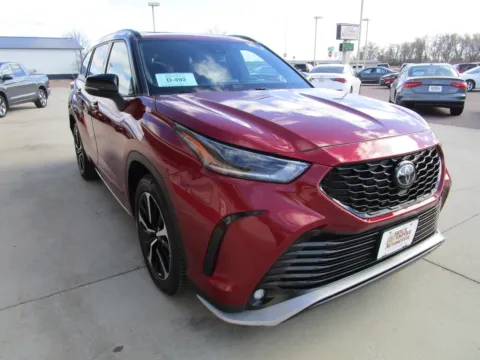 More photos of 2022 TOYOTA Highlander XSE at Sioux Empire Automotive, SD