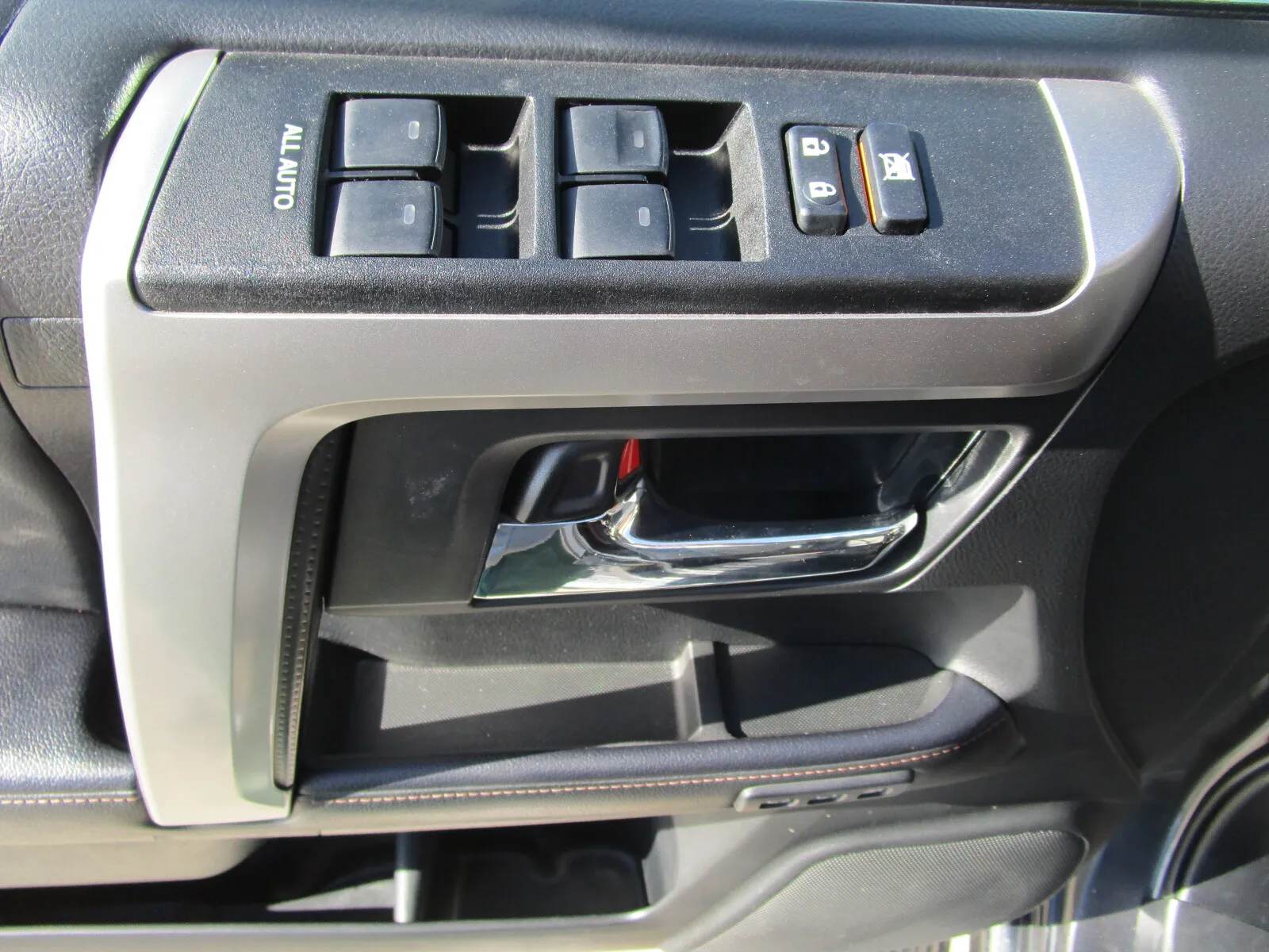Toyota 4Runner photo 12