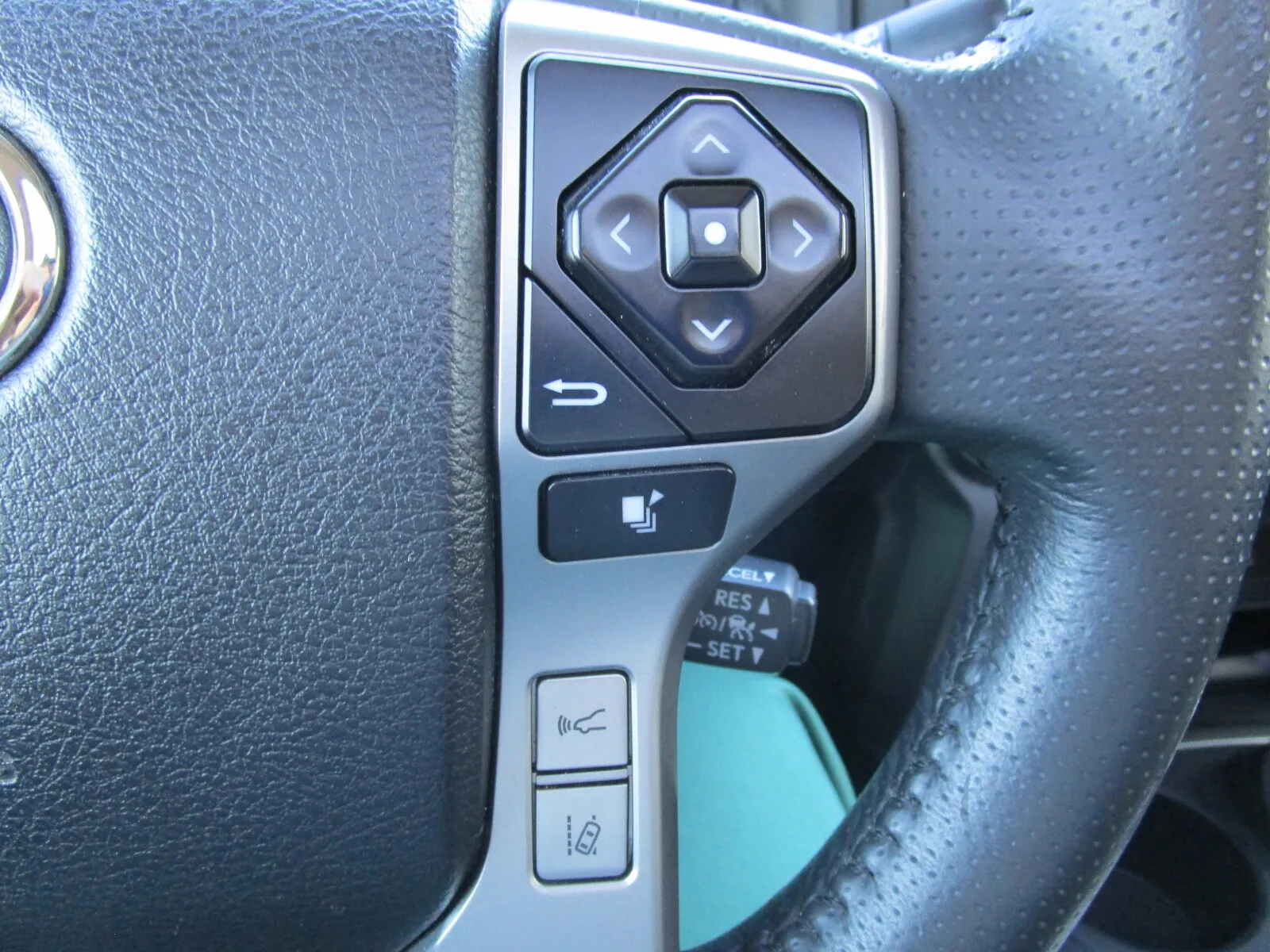 Toyota 4Runner photo 28