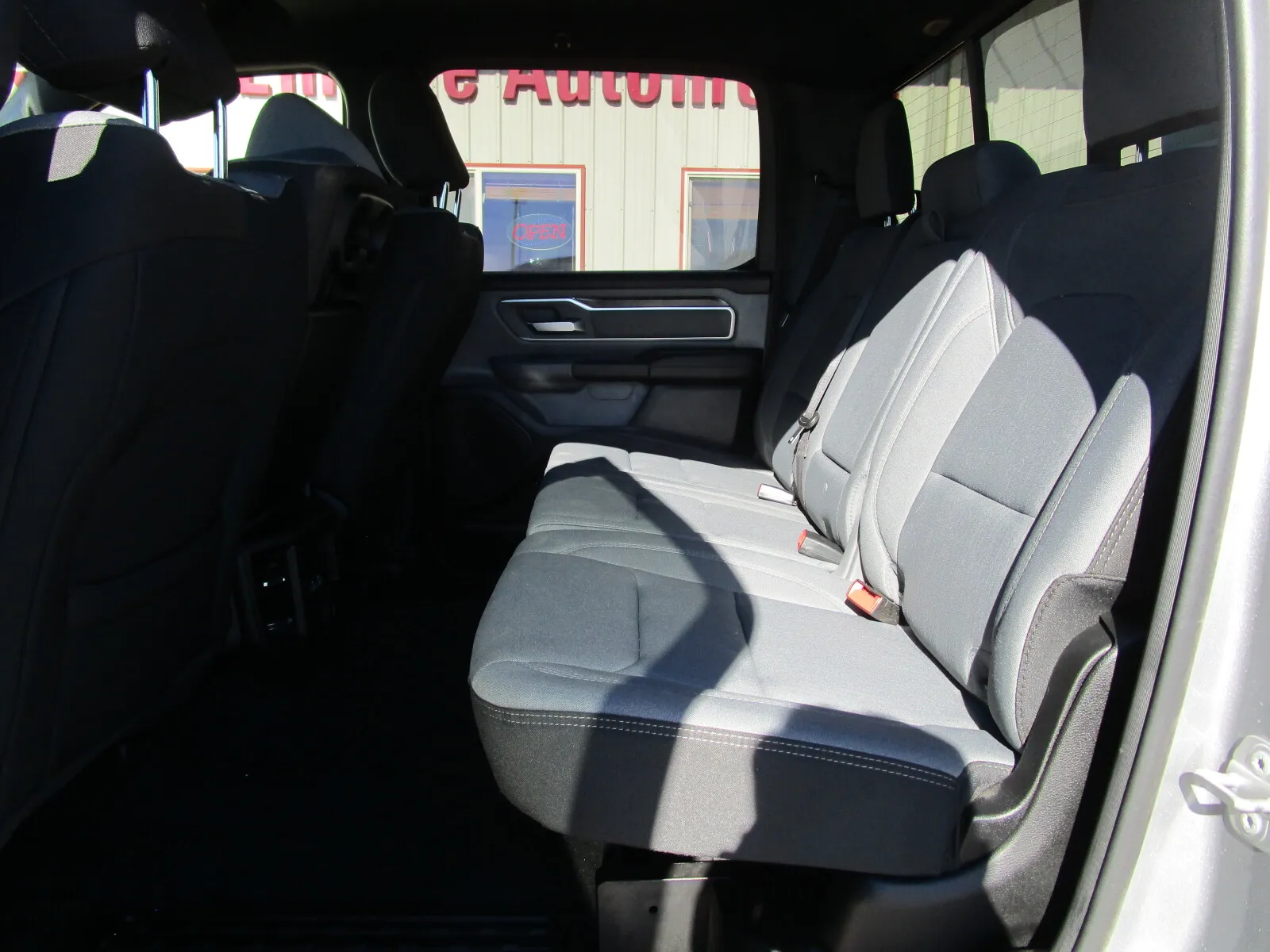 Ram Truck 1500 BIGHORN CREW CAB photo 13