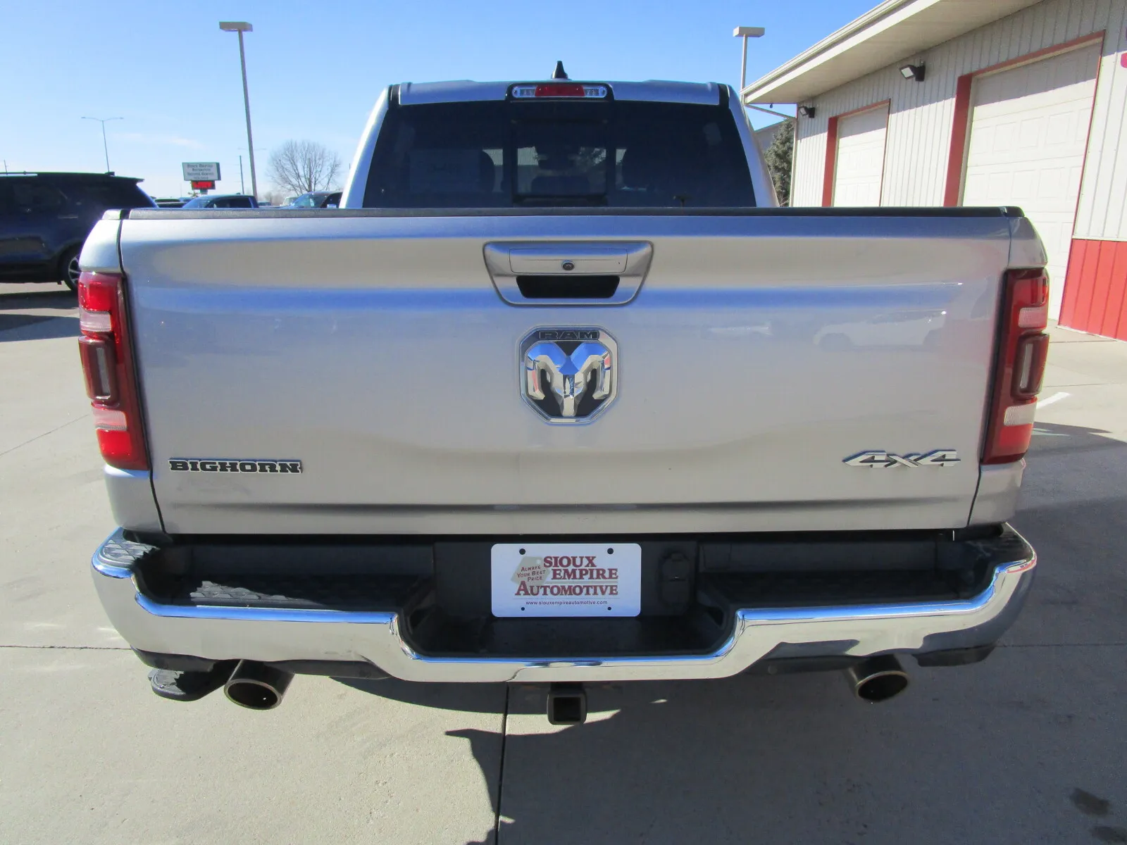 Ram Truck 1500 BIGHORN CREW CAB photo 8