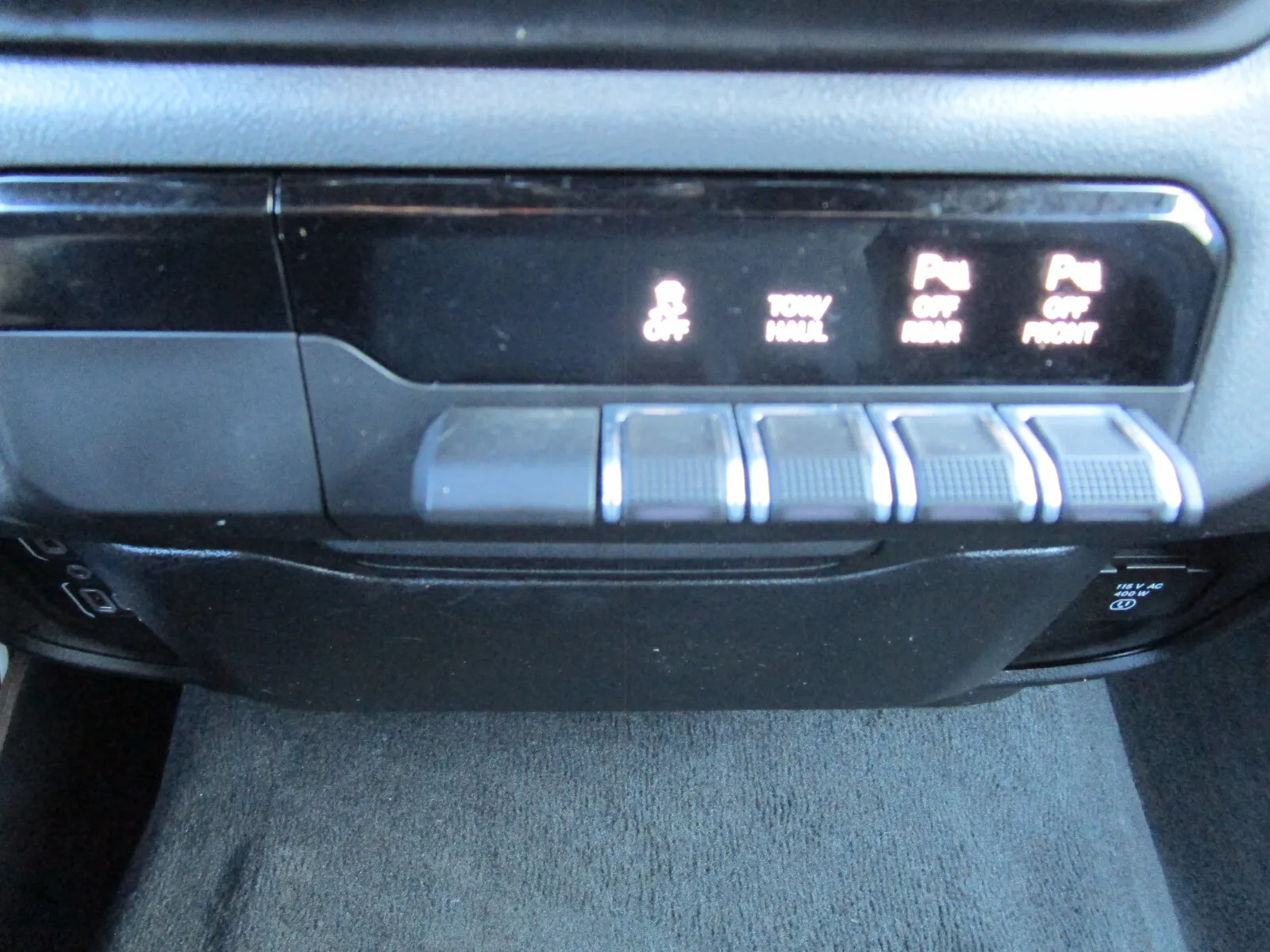 Ram Truck 1500 BIGHORN CREW CAB photo 31