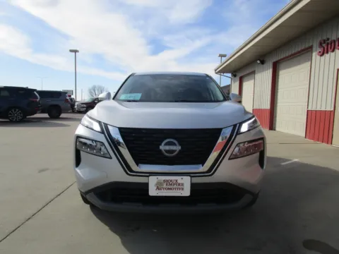 More photos of 2022 NISSAN/DATSUN Rogue SV at Sioux Empire Automotive, SD