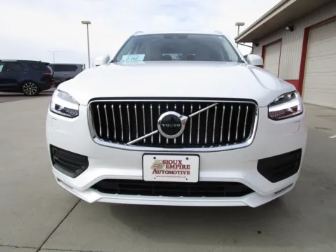 More photos of 2022 VOLVO XC90 T5 at Sioux Empire Automotive, SD