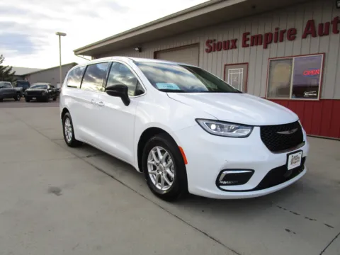 Another view of 2024 CHRYSLER Pacifica Touring L for sale in Tea, SD at Sioux Empire Automotive