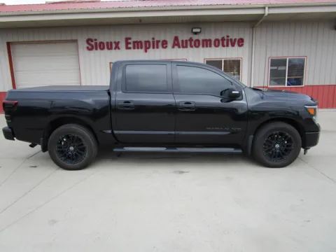Photos of 2019 Nissan Titan SV for sale in Tea, SD at Sioux Empire Automotive