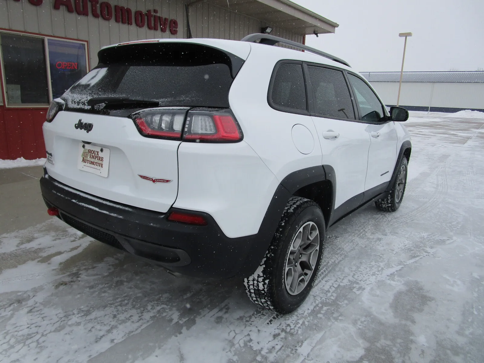 Jeep Cherokee photo 9