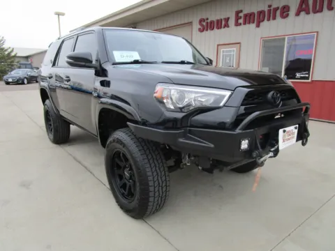 Another view of 2016 TOYOTA 4RUNNER SR5 for sale in Tea, SD at Sioux Empire Automotive