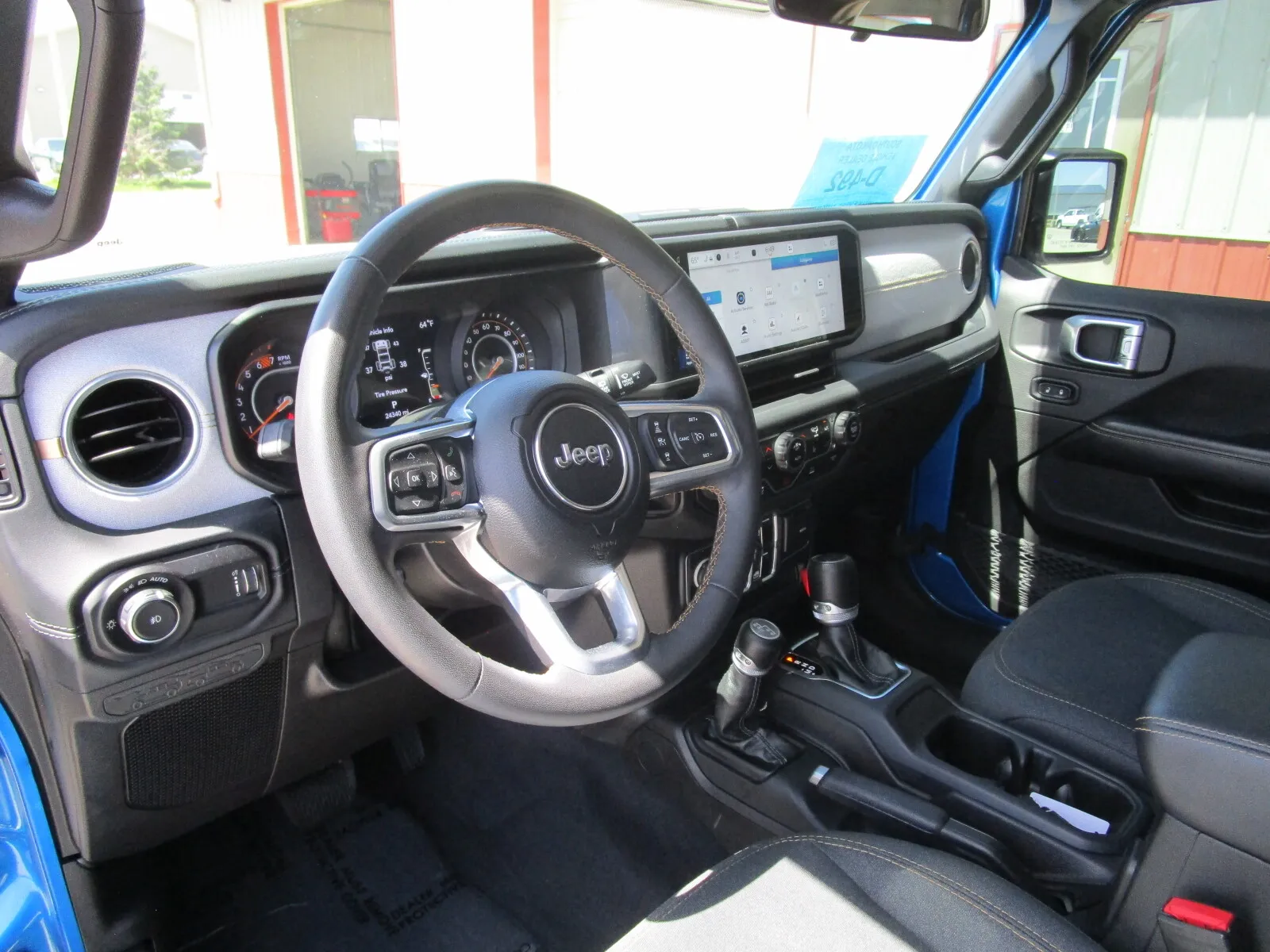 Jeep Wrangler photo 10
