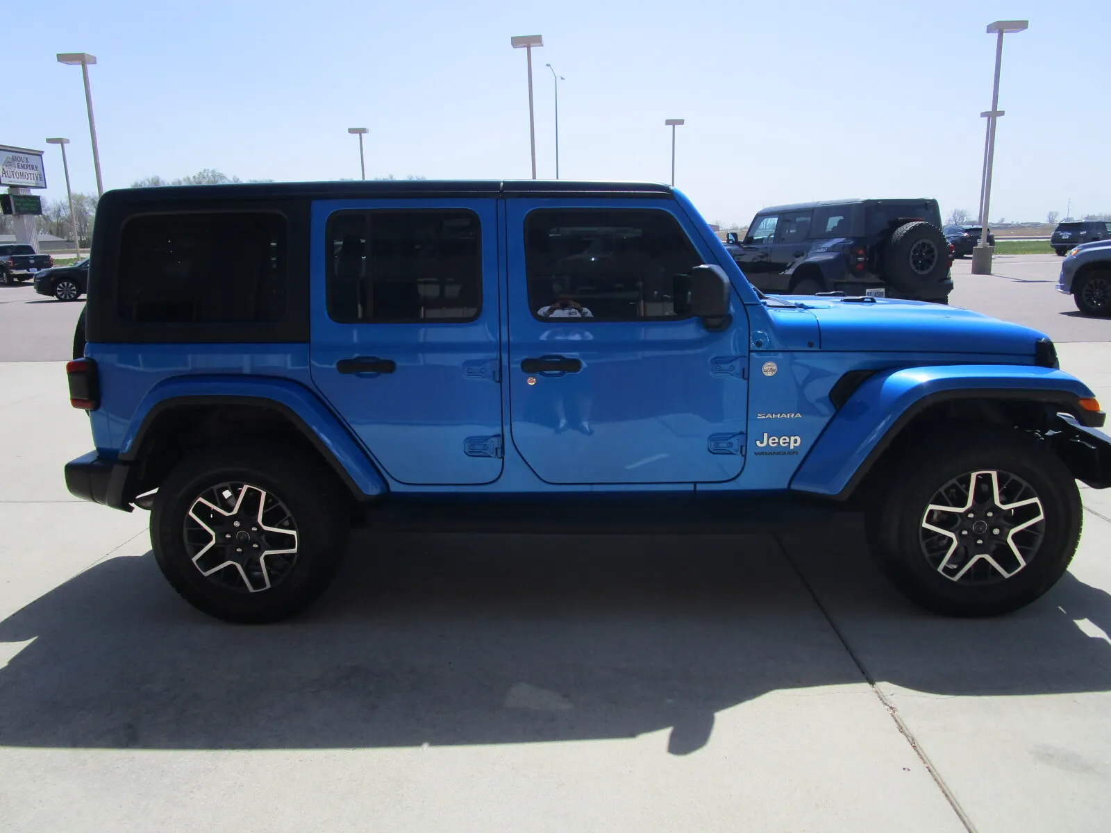 Jeep Wrangler photo 6
