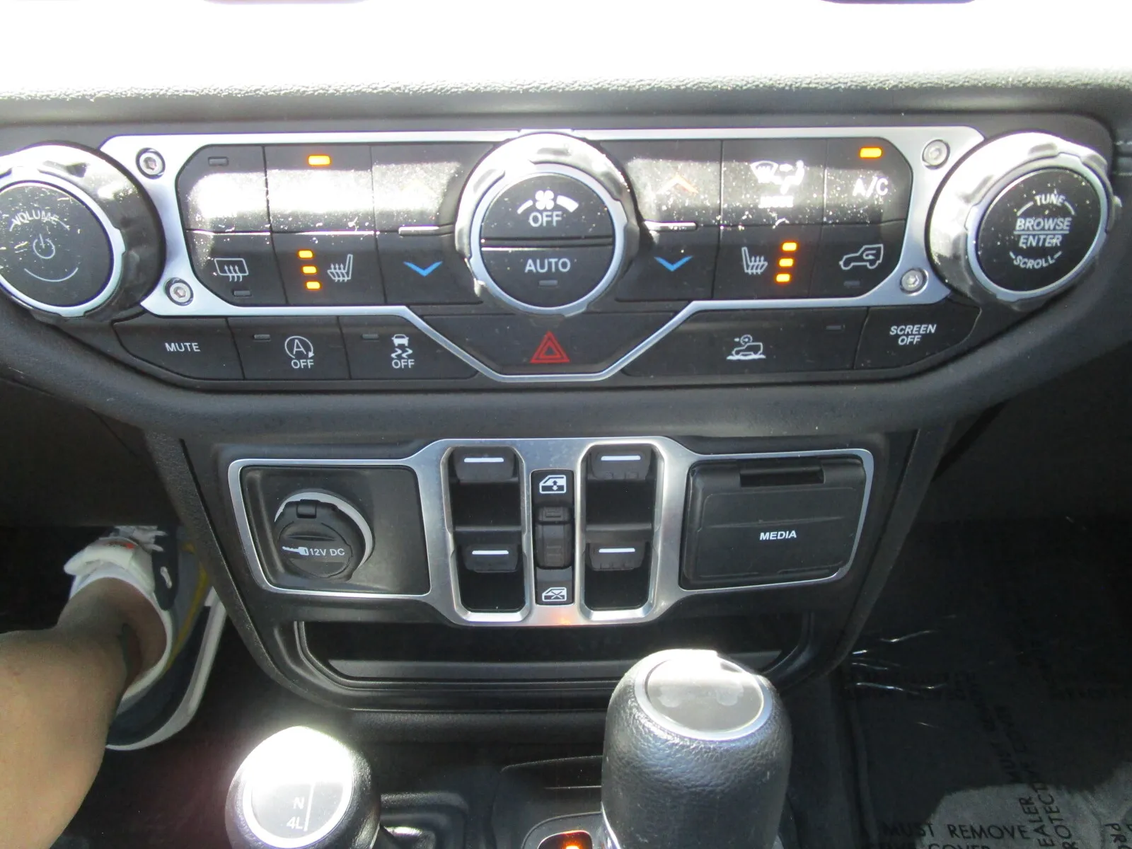 Jeep Wrangler photo 30