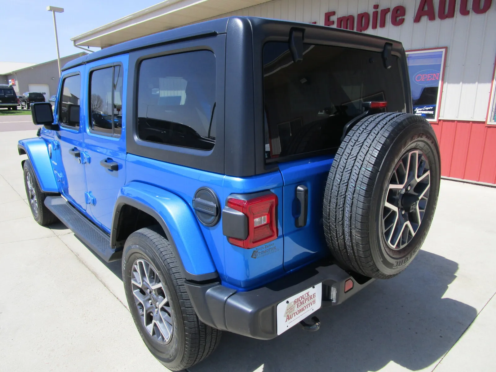 Jeep Wrangler photo 9