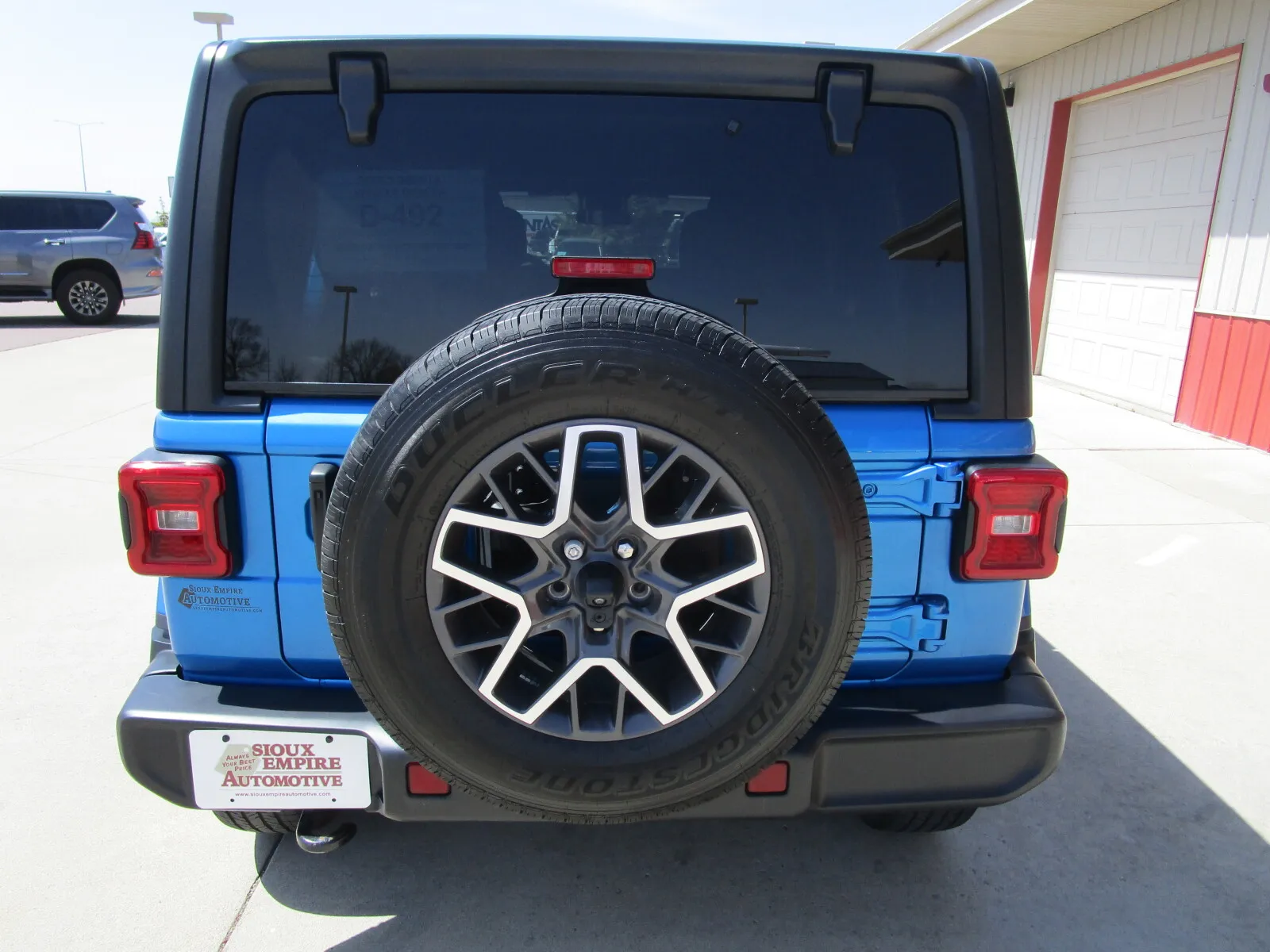 Jeep Wrangler photo 8