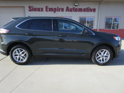 Photos of 2023 FORD Edge SEL for sale in Tea, SD at Sioux Empire Automotive