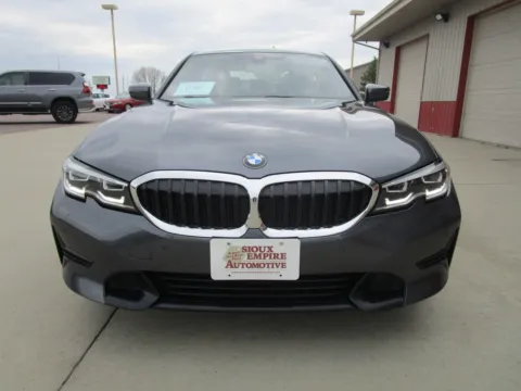 More photos of 2021 BMW 3 series 330xi at Sioux Empire Automotive, SD