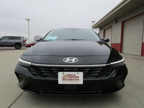 More photos of 2025 HYUNDAI ELANTRA Limited at Sioux Empire Automotive, SD