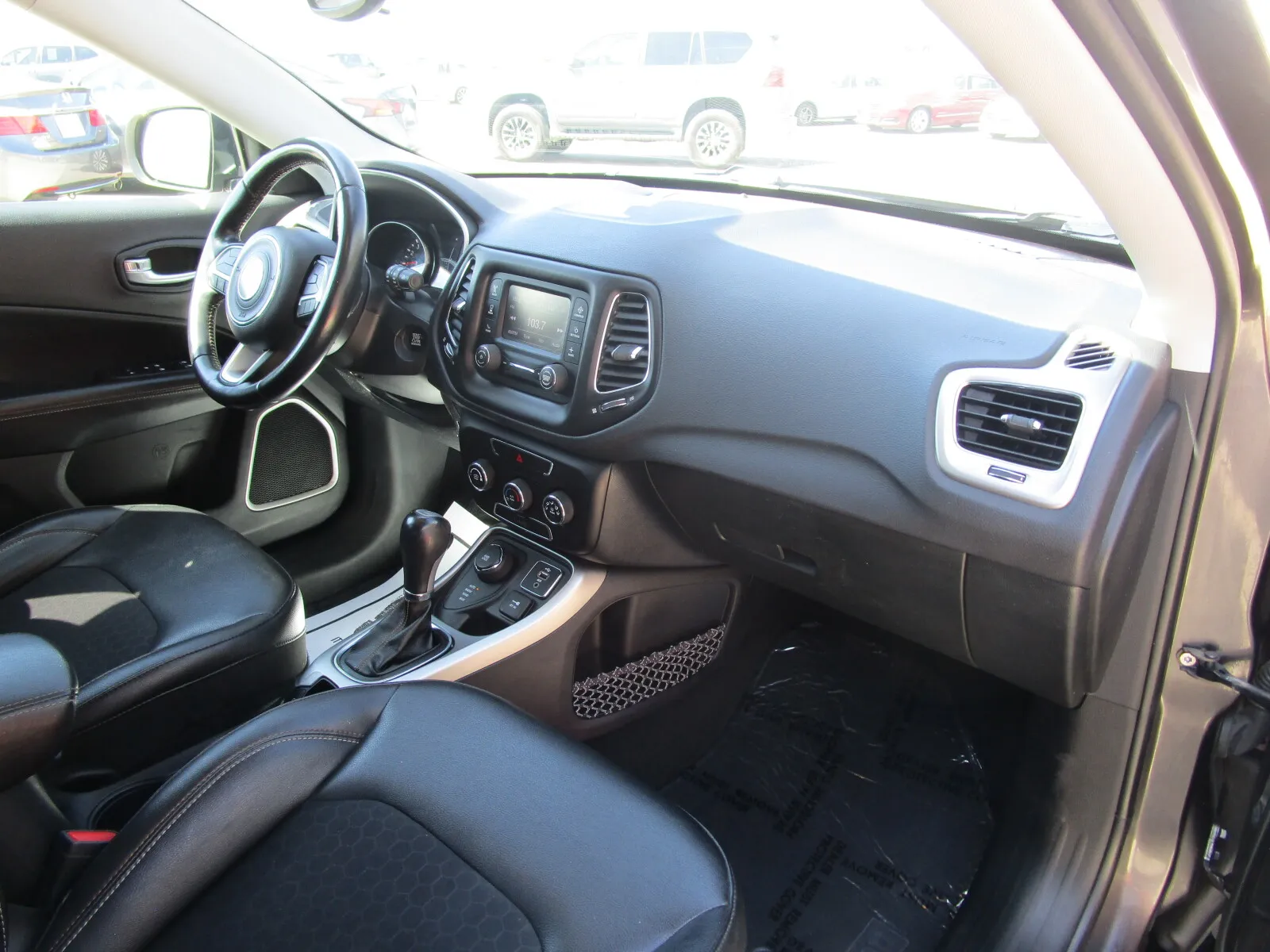 Jeep Compass photo 16