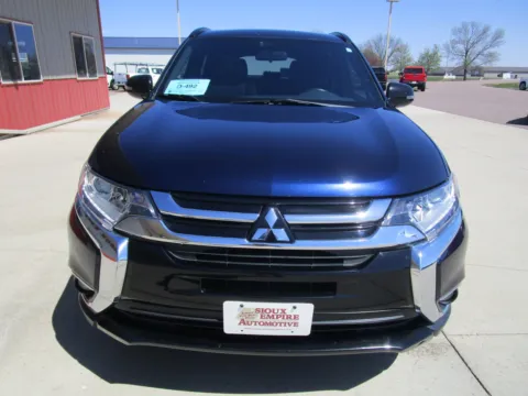 More photos of 2018 MITSUBISHI Outlander SE at Sioux Empire Automotive, SD