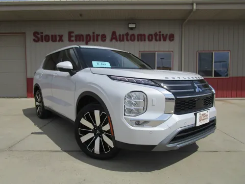 White 2025 MITSUBISHI Outlander SE for sale in Tea, SD