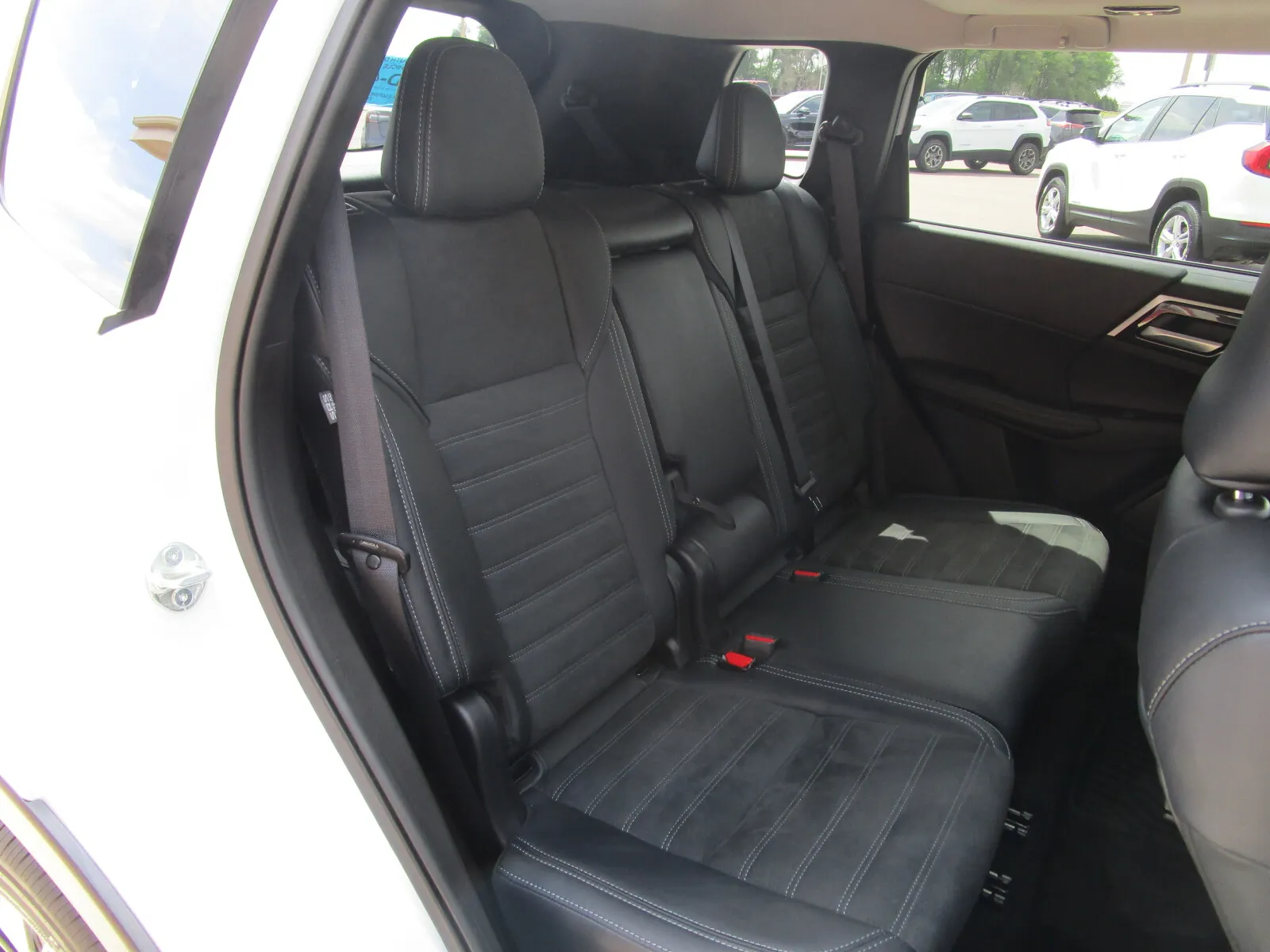 Mitsubishi Outlander photo 16
