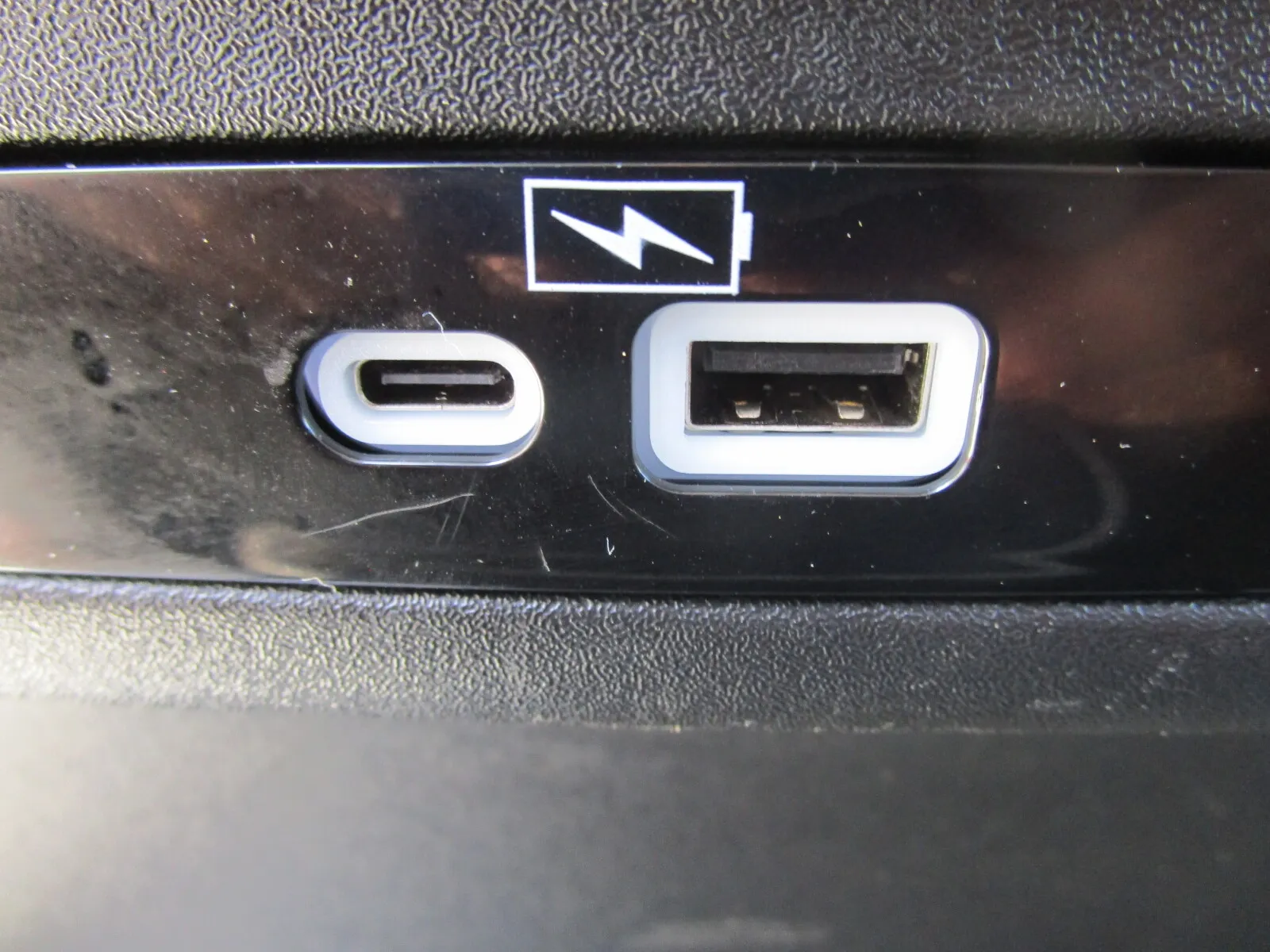 Chrysler Pacifica photo 15