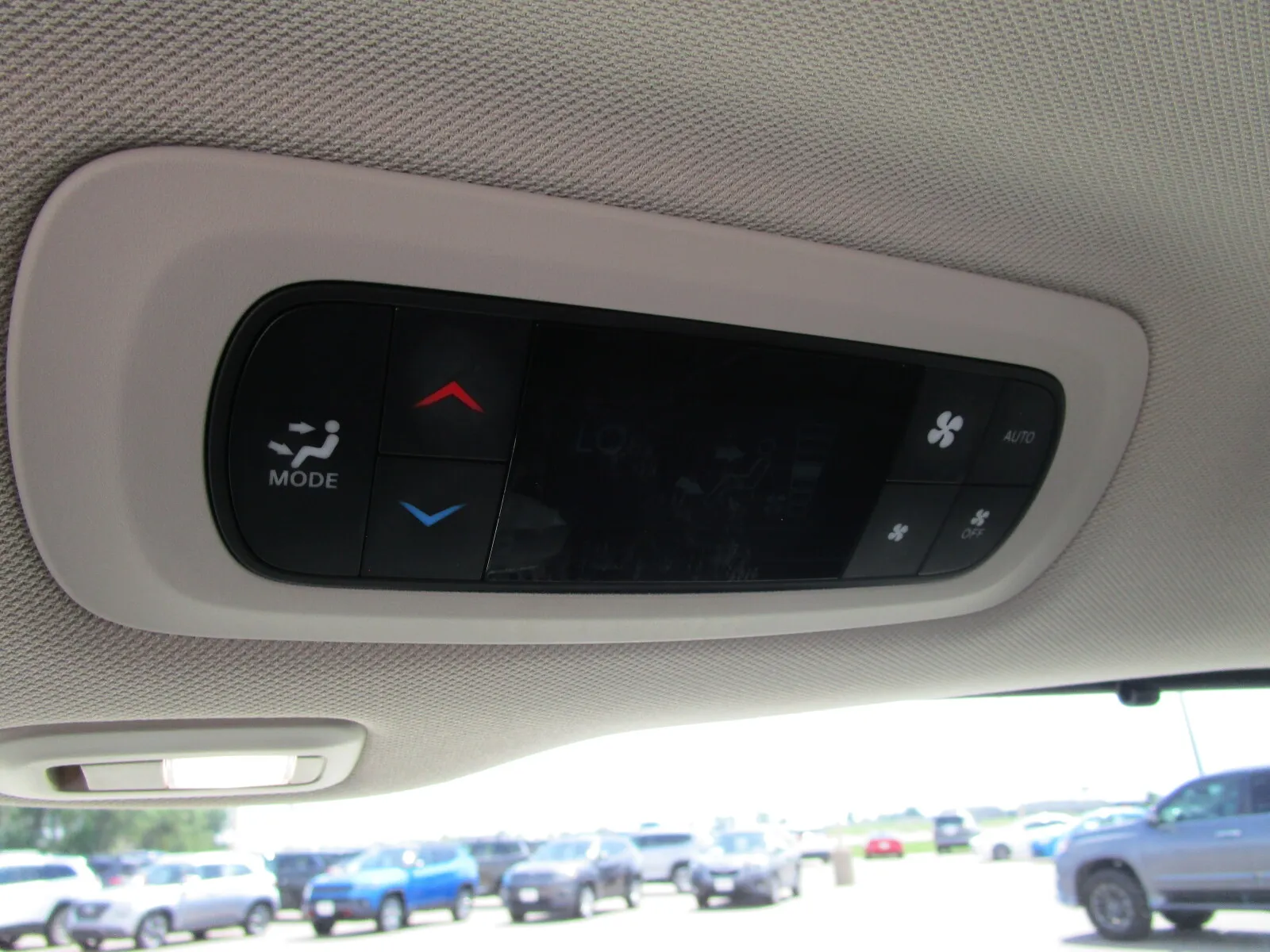 Chrysler Pacifica photo 22