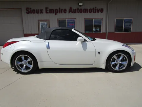 Photos of 2004 Nissan 350Z for sale in Tea, SD at Sioux Empire Automotive