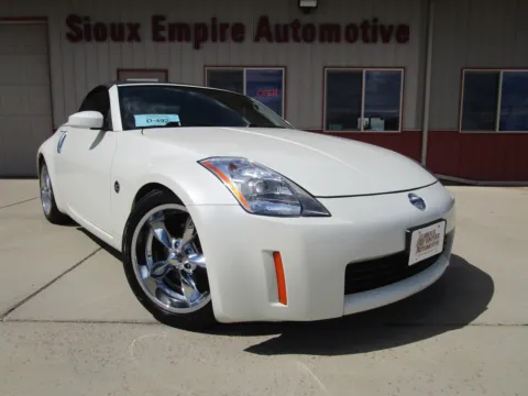 White 2004 Nissan 350Z for sale in Tea, SD